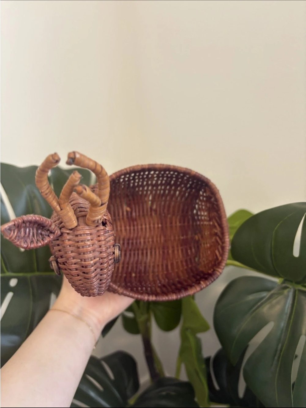 Vintage SMALL DEER Reindeer WICKER BASKET Planter Woven Rattan 10” H - Picture 8 of 10